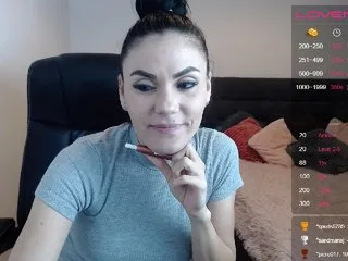 Live sex webcam photo for Evelyn7 #240606132