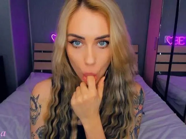 Live sex webcam photo for KaprinaGirrs #241052074