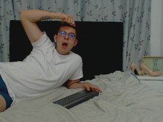 Live sex webcam photo for sporty-dark #240718841