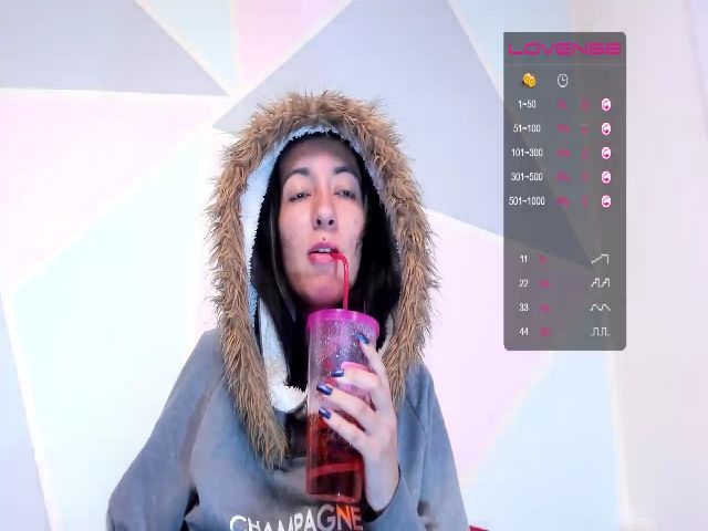 Live sex webcam photo for Violetatoo #262894128