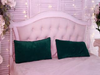 Live sex webcam photo for SashaBrie #252145048