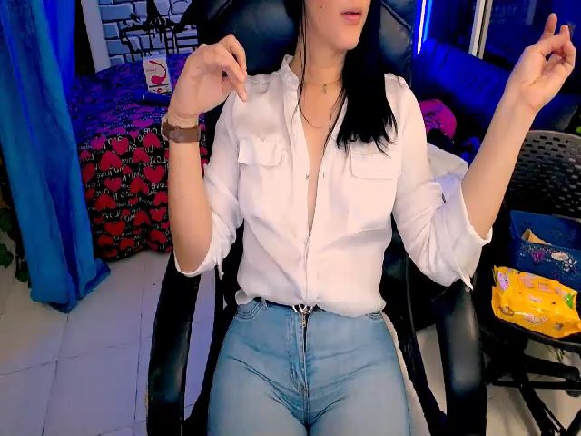 Live sex webcam photo for Sashabreck #287860042