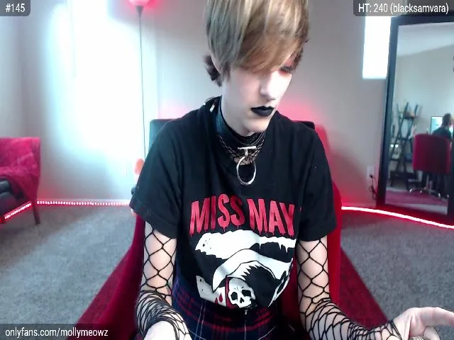 Live sex webcam photo for MollyMeowz #253628141