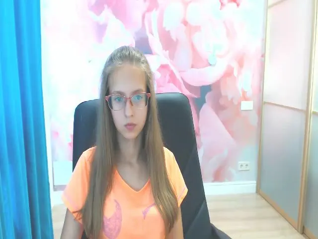 Live sex webcam photo for Alice_Adamsi #254104105