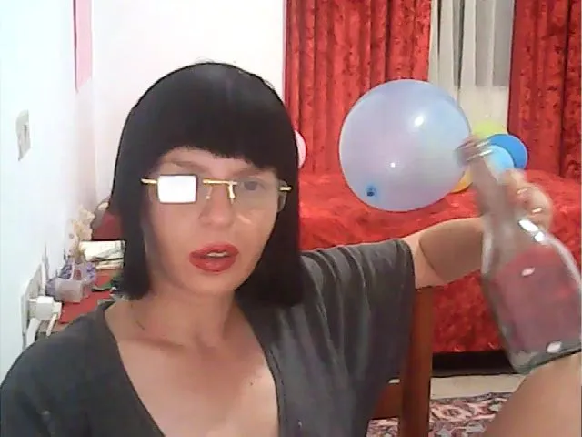 Live sex webcam photo for araartist #255172124