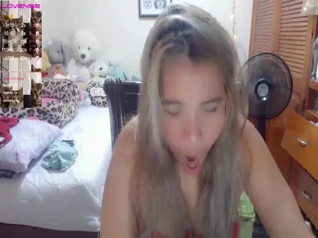 Live sex webcam photo for Meganhill_ #262875990