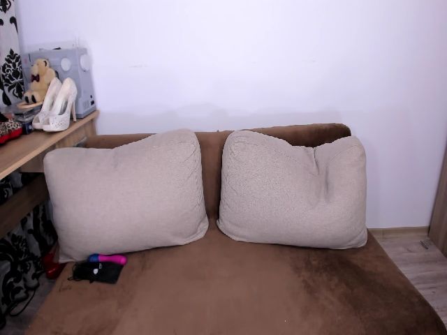 Live sex webcam photo for Charlotte4u #252574866