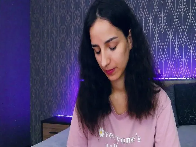 Live sex webcam photo for XDaphneMoss #255374614