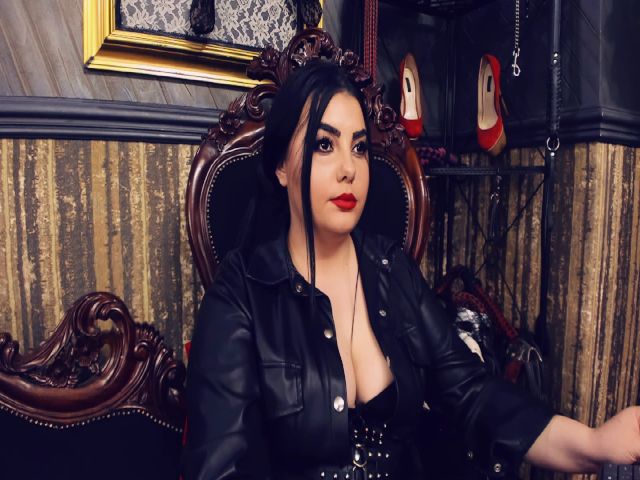 Live sex webcam photo for MelissaGlow #256992326