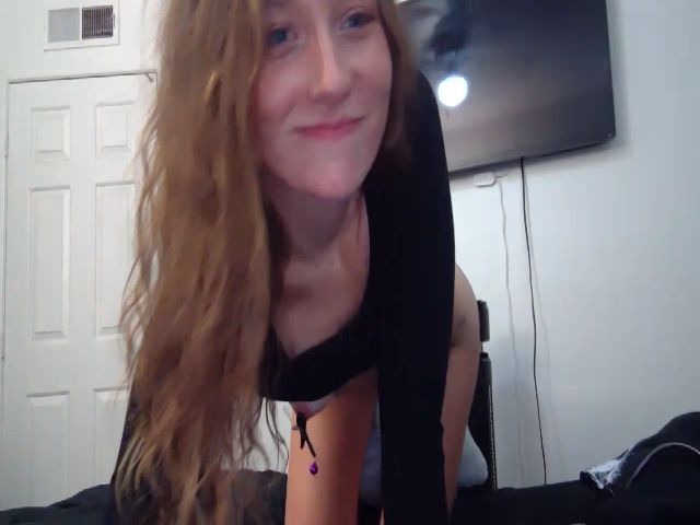 Live sex webcam photo for Hornyhippie66 #262560733