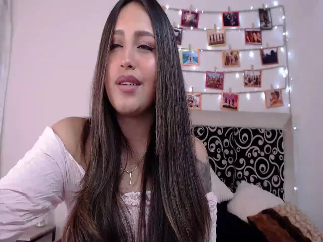 Live sex webcam photo for Litlecapricex #256257157