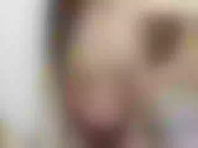 Live sex webcam photo for skinnyMeow #263351689