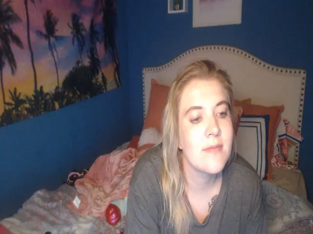 Live sex webcam photo for SnowWhiteXxxx #255508200