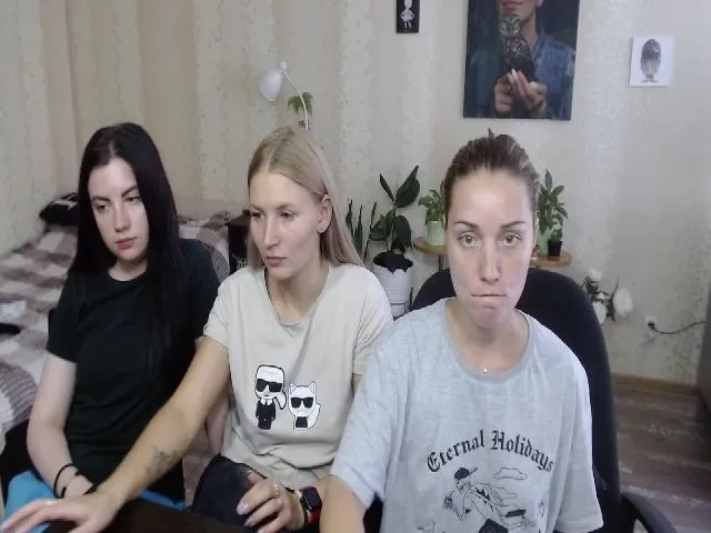 Live sex webcam photo for Emi_lywild #265549397