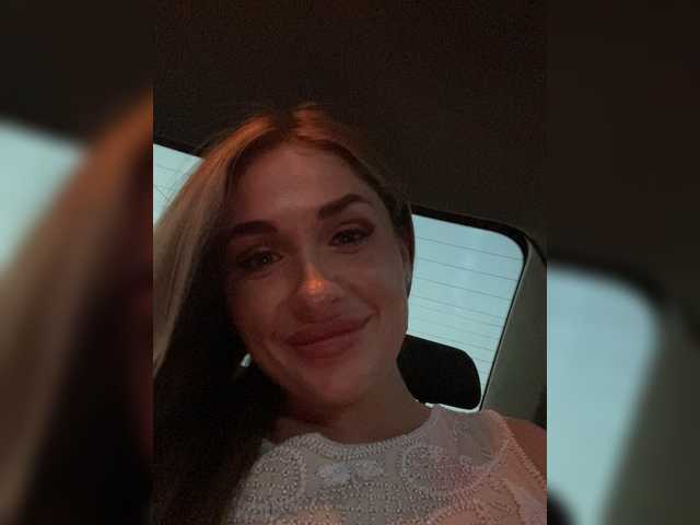 Live sex webcam photo for KettyPretty25 #248792537