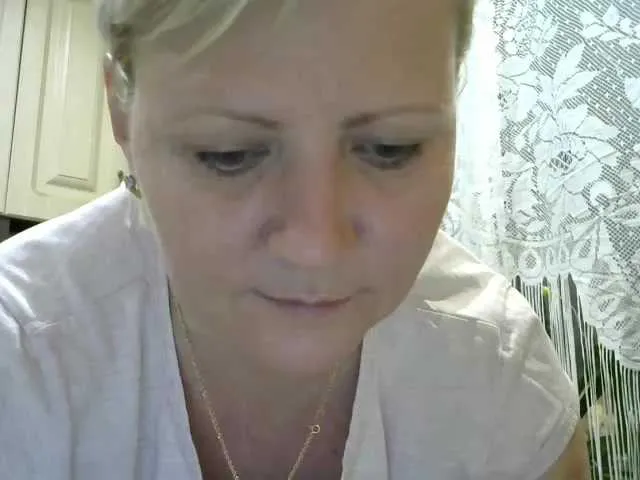 Live sex webcam photo for HelenLike #240980012