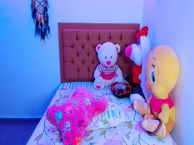 Live sex webcam photo for Julieta_art #263800814