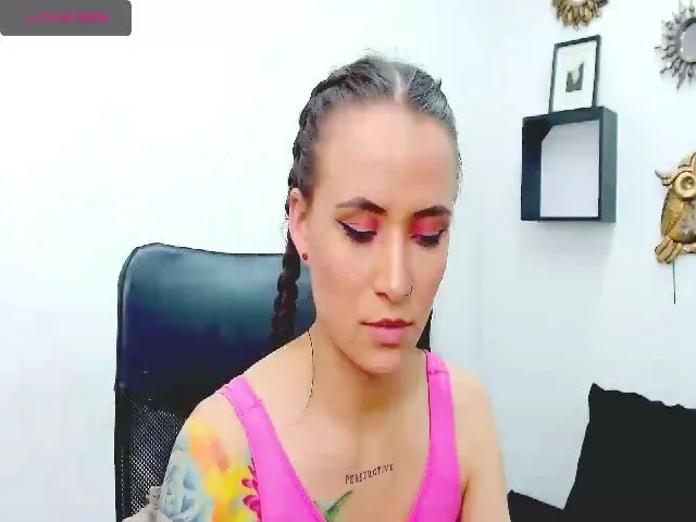 Live sex webcam photo for Avaa22_ #261021310