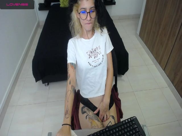 Live sex webcam photo for Myzore #254376236