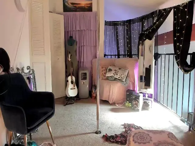 Live sex webcam photo for PetiteJewel #252527248