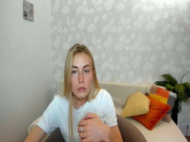 Live sex webcam photo for MissisRexa #255406781