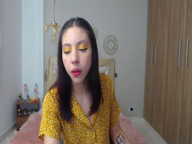 Live sex webcam photo for Emily_evans18 #265332840