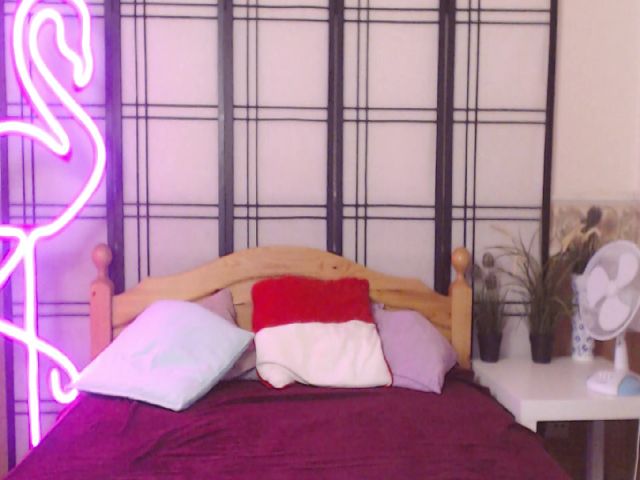 Live sex webcam photo for MinaSanna #258560604