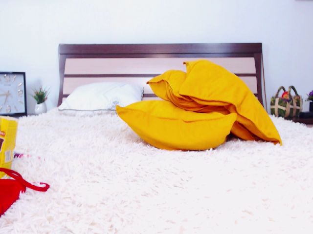 Live sex webcam photo for Jenna_Leen #260736254