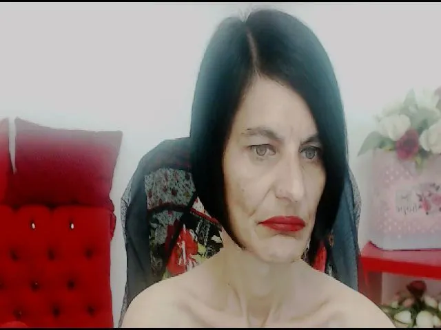 Live sex webcam photo for BestBangMilf #254396428