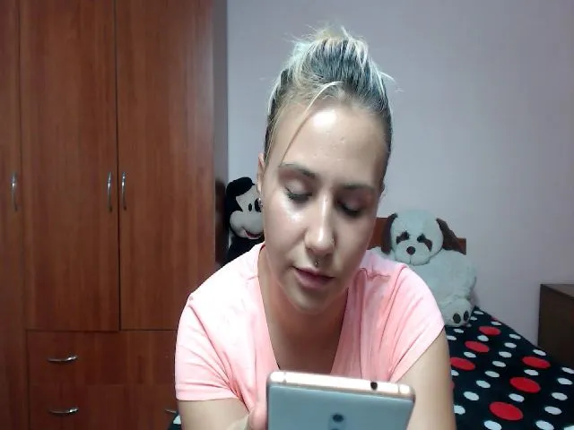 Live sex webcam photo for Tweetyboom #265202811