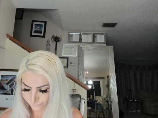 Live sex webcam photo for adrianna_fox #287953028