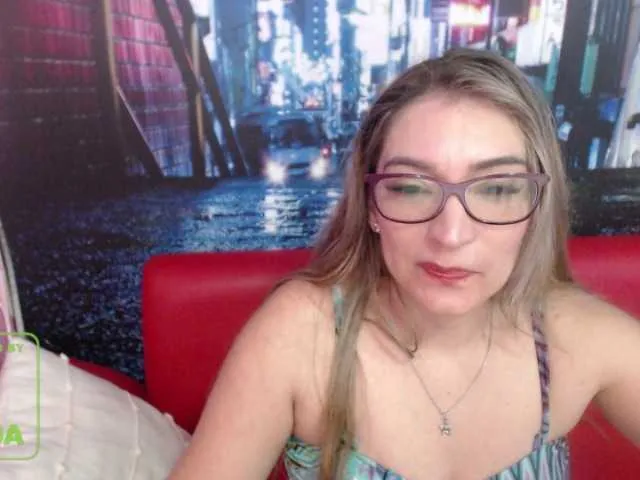 Live sex webcam photo for jeniferblanco #248457089