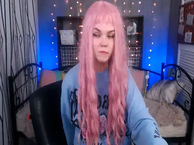 Live sex webcam photo for KerryBlair #254113875