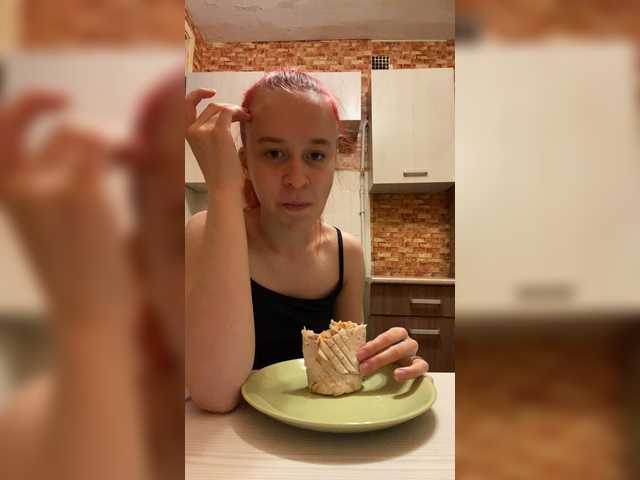 Live sex webcam photo for KiraLiLime #287989913