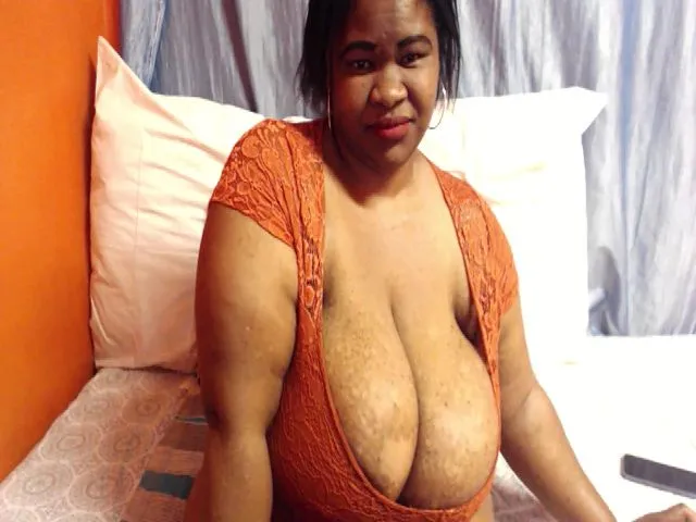 Live sex webcam photo for Sweetnozie #262061893