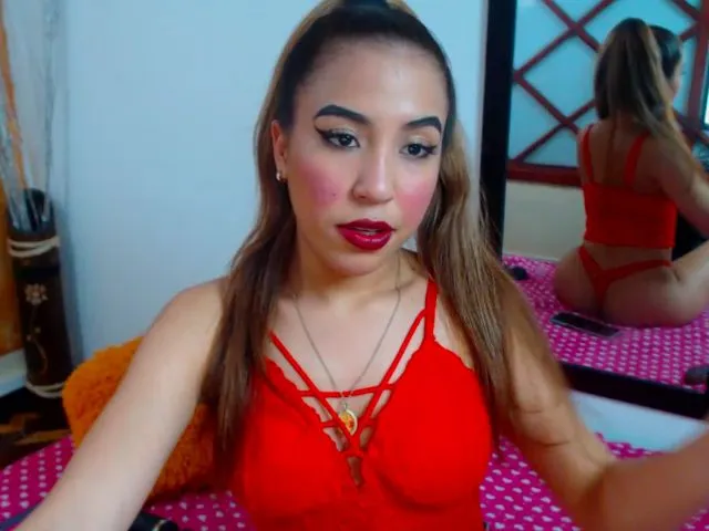 Live sex webcam photo for KellyJhons #257457366