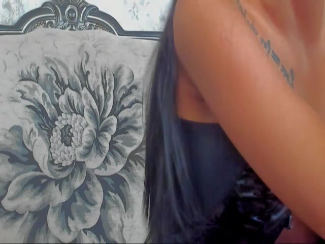 Live sex webcam photo for QueenRafaela #256165364