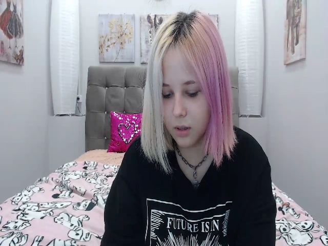 Live sex webcam photo for Helokit #254449994