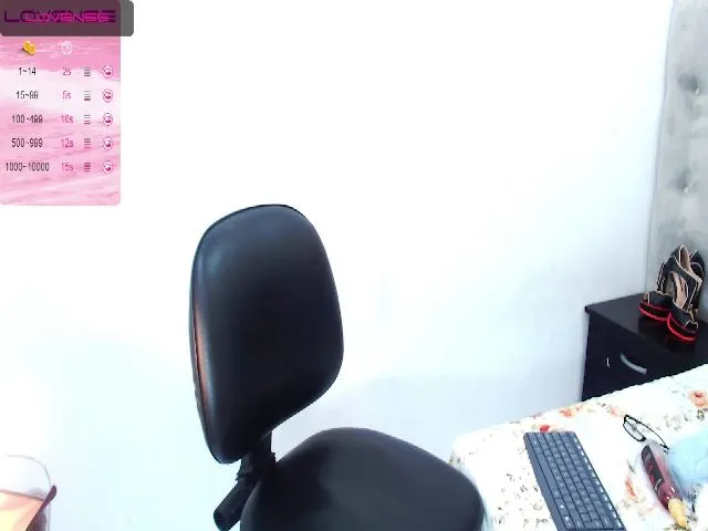 Live sex webcam photo for CharlotteWil #255498452