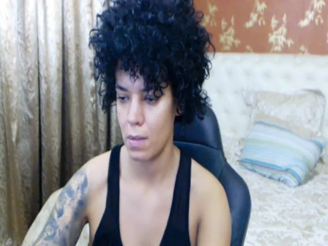 Live sex webcam photo for LaraAnne_ #259451325