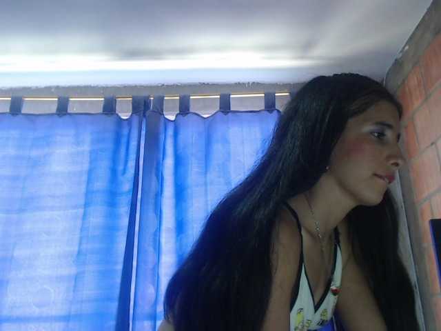 Live sex webcam photo for zoe-barnet #248643008