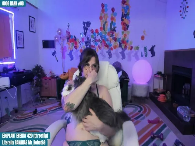 Live sex webcam photo for HempleyJones #261778539