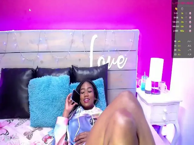 Live sex webcam photo for EmmySweett #258453951