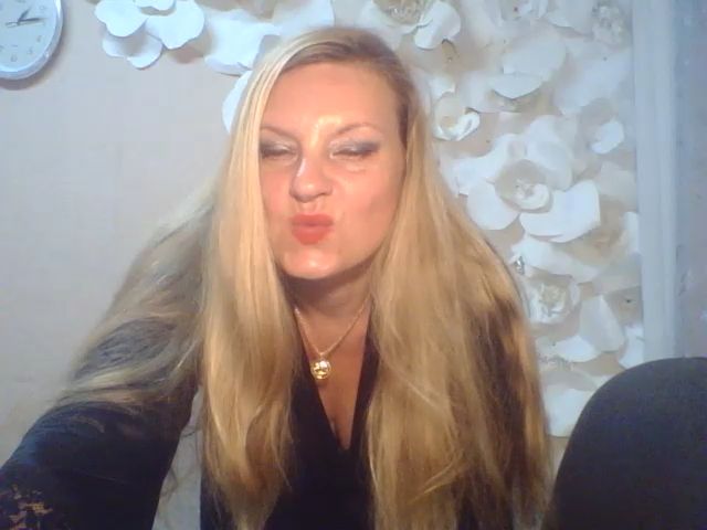 Live sex webcam photo for Miss_Kapriz81 #260945549