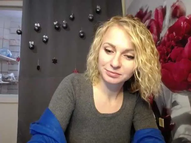 Live sex webcam photo for YummyLilya #240933716