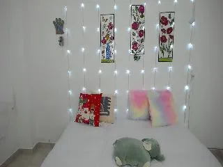 Live sex webcam photo for Akeishaa_ #251675138