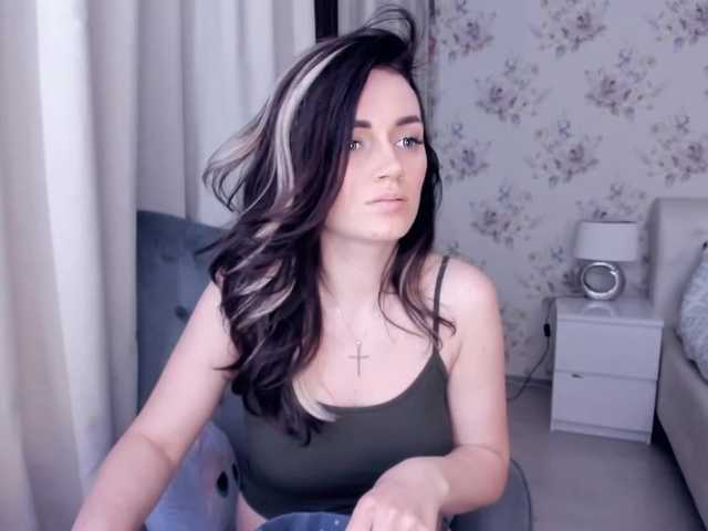 Live sex webcam photo for jessykm123 #241341146