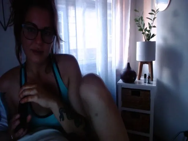 Live sex webcam photo for Lunar_cy_ #254951325