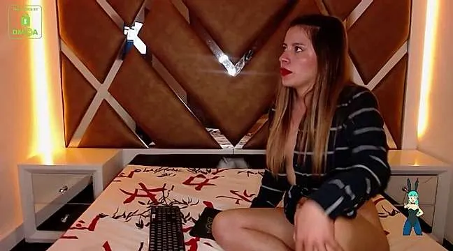 Live sex webcam photo for _aaliyah_01 #242491528