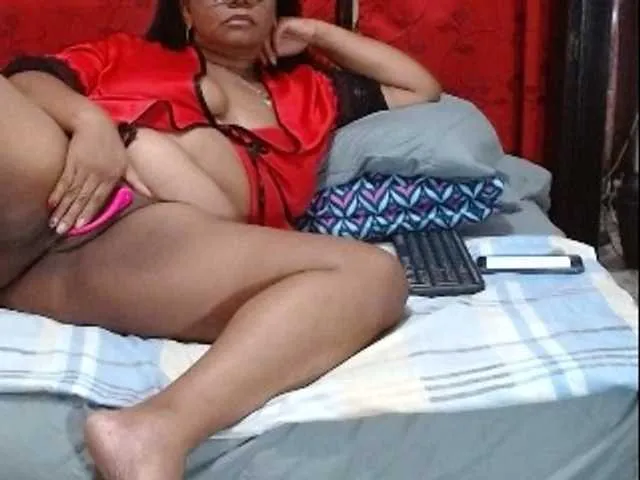 Live sex webcam photo for BellaMoakXX #247086342